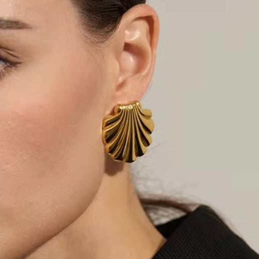 ST. TROPEZ STUDS