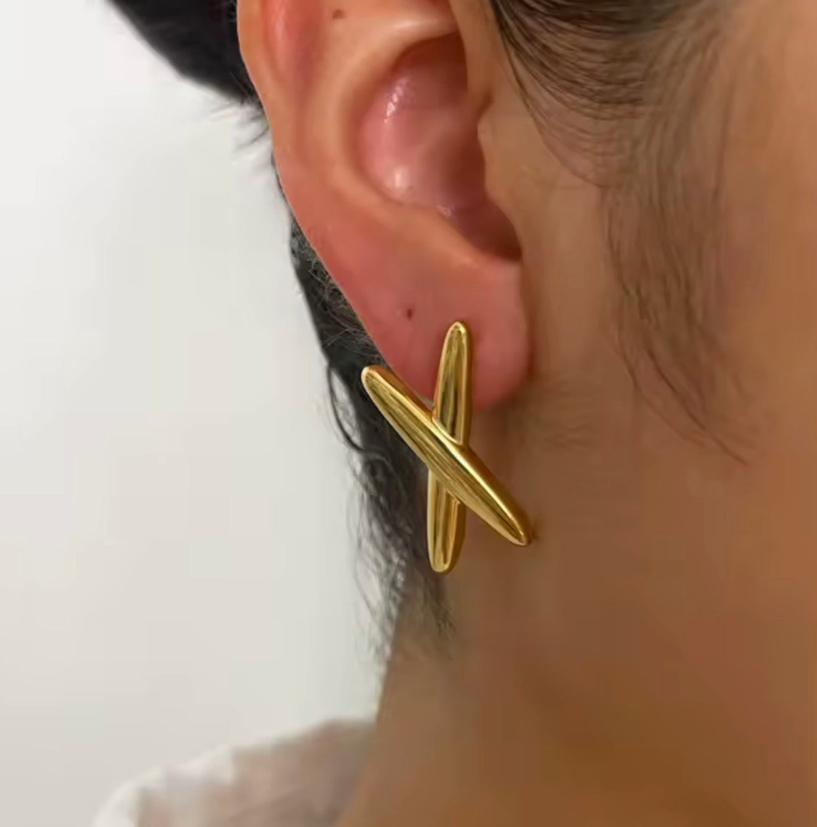 CRISSCROSS STUD EARRINGS