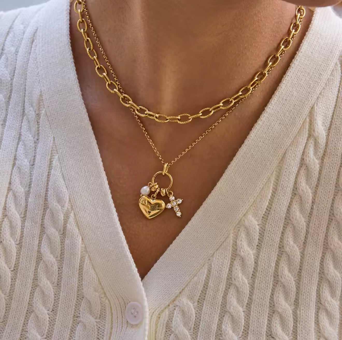 ENDLESSLY CHARM NECKLACE