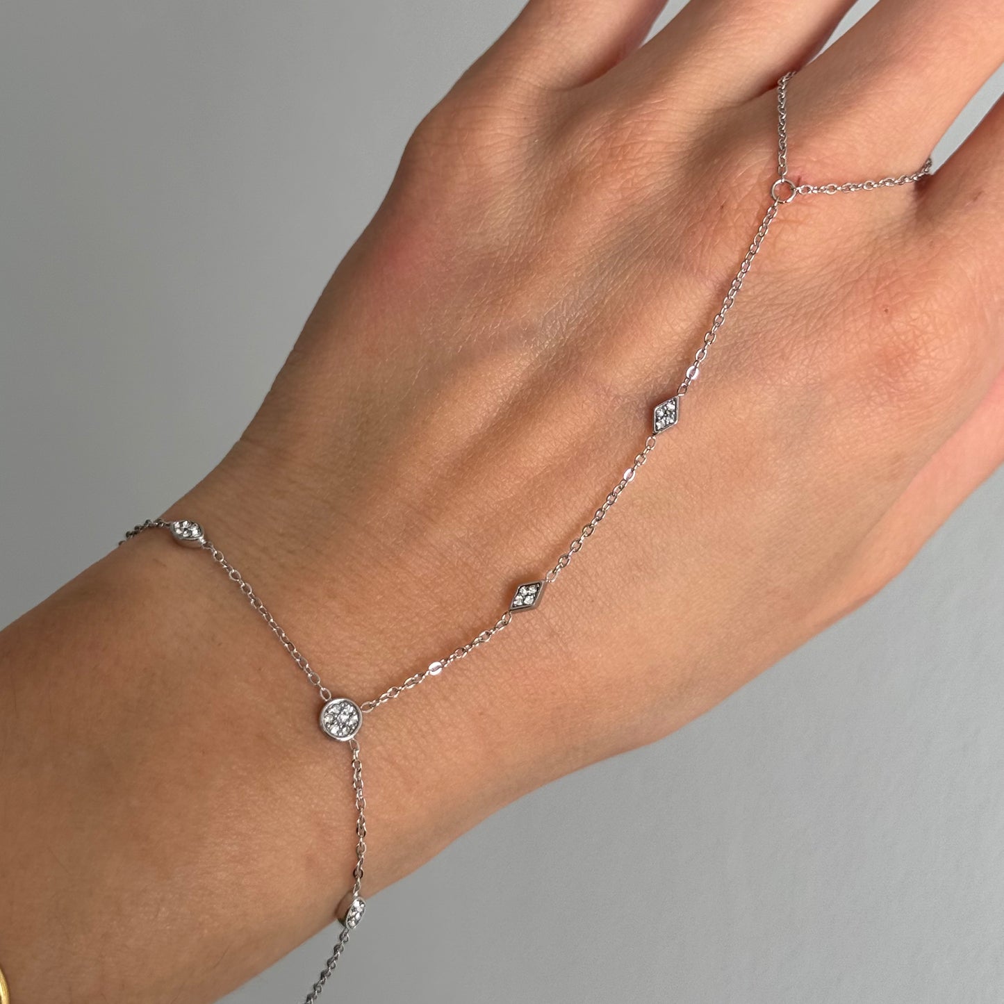 AZALEA HAND CHAIN