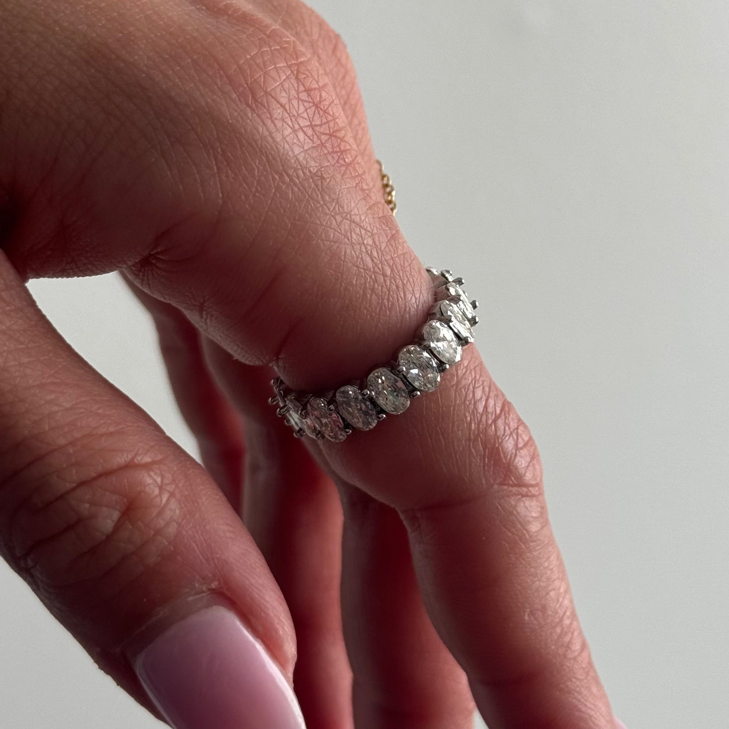 SHIMMERING RING