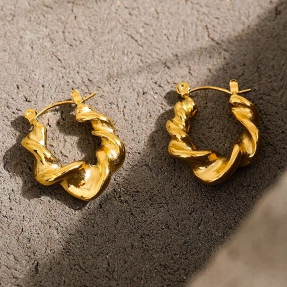 GETTING TWISTED HOOPS