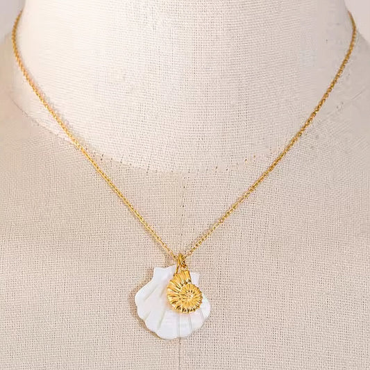 PURA VIDA NECKLACE