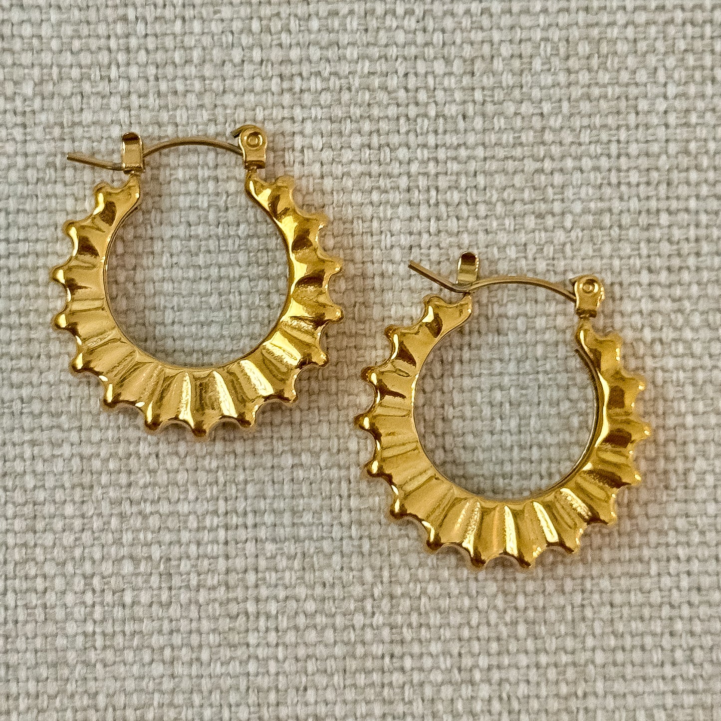 HALLIE HOOP EARRINGS