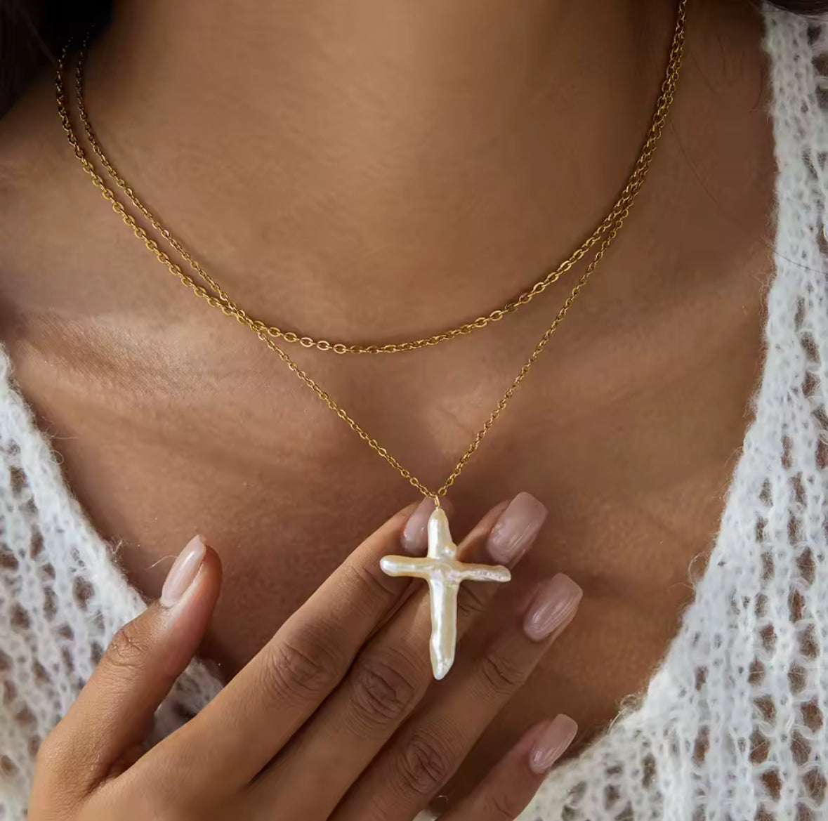 HEAVENLY PEARL CROSS NECKLACE