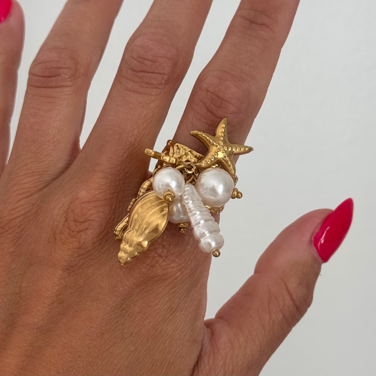 SHELL CLUSTER RING