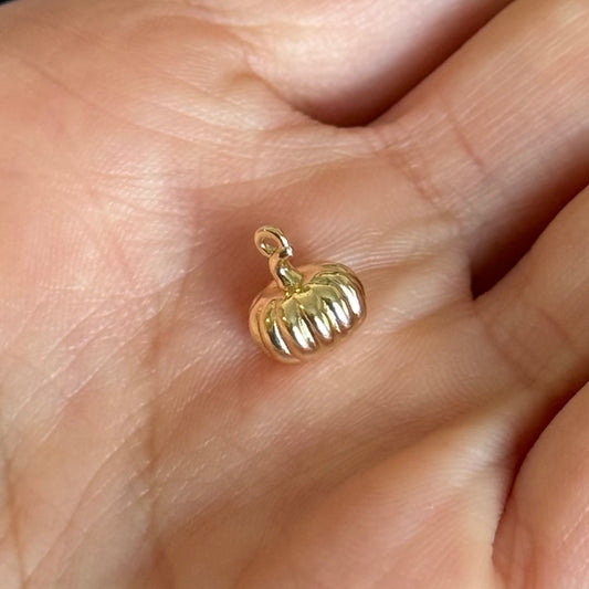 SMALL PUMPKIN CHARM