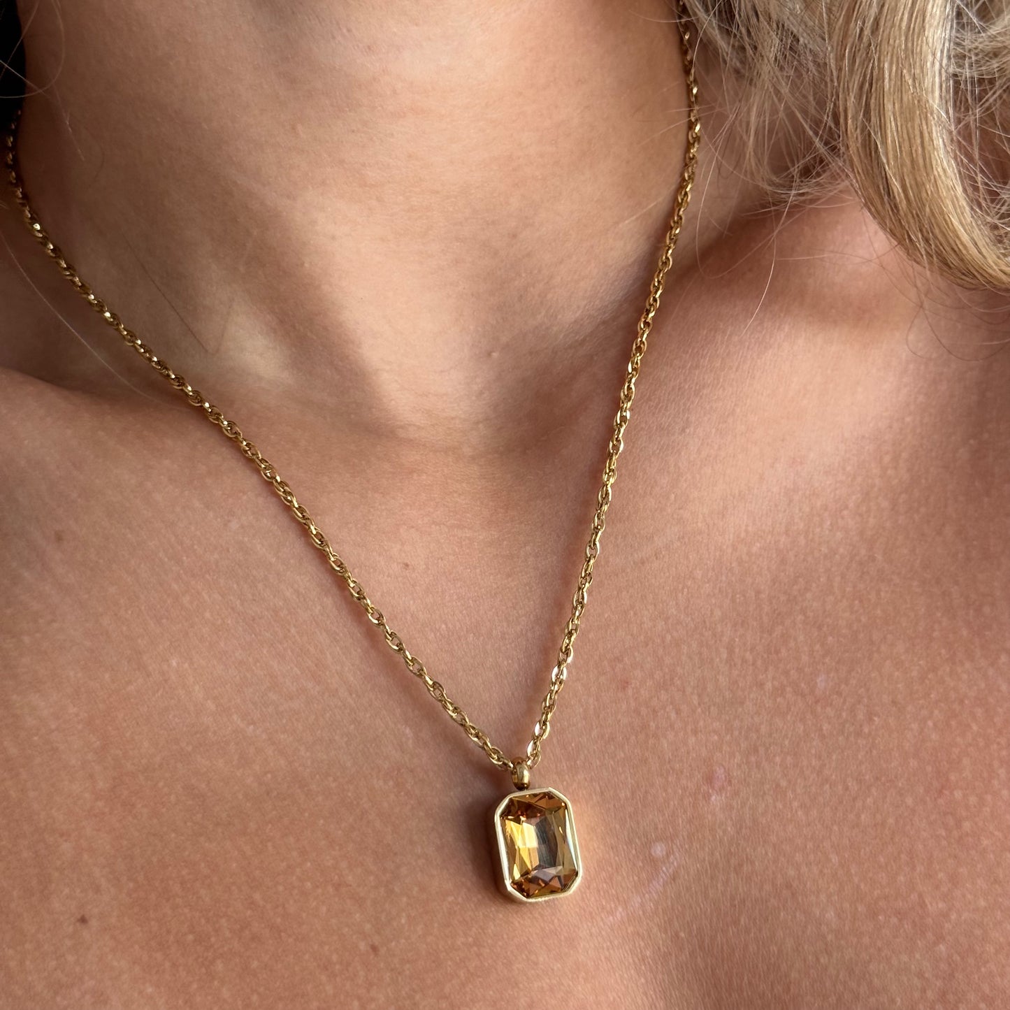 HONEY NECKLACE