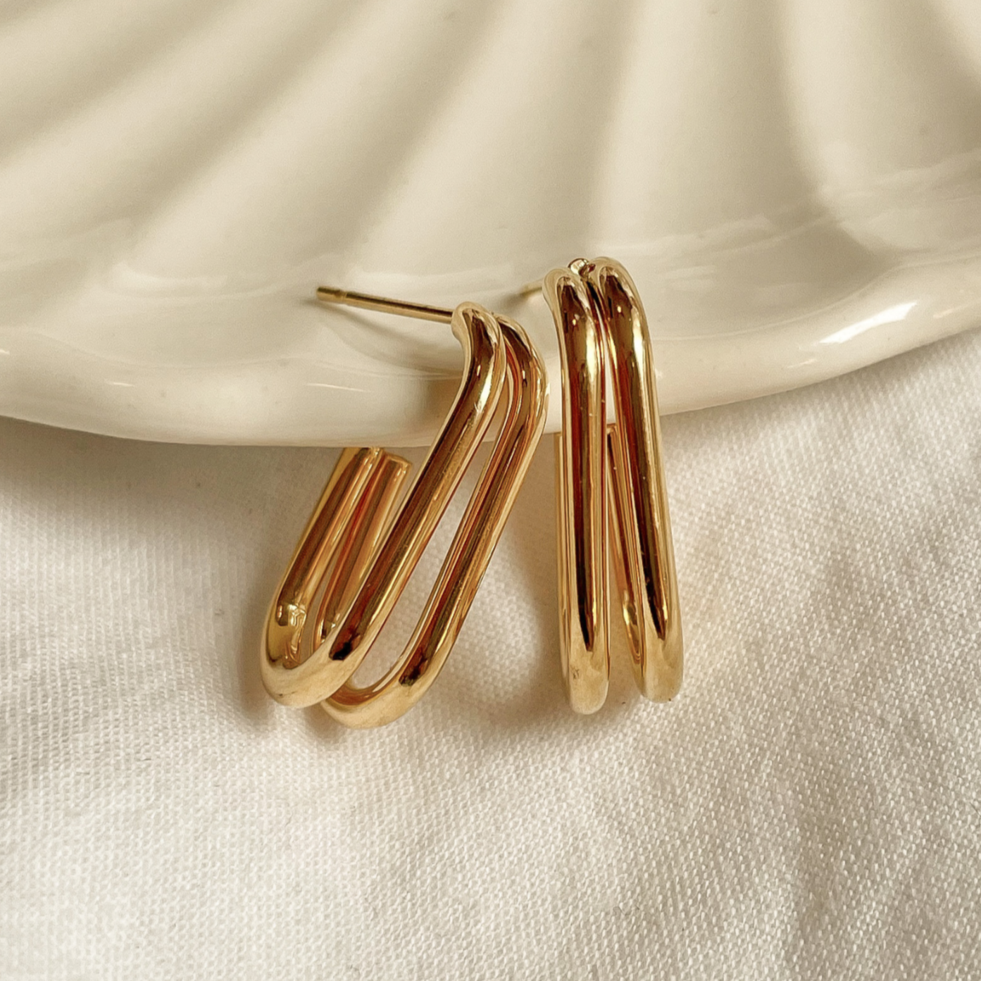 ELLE HOOPS