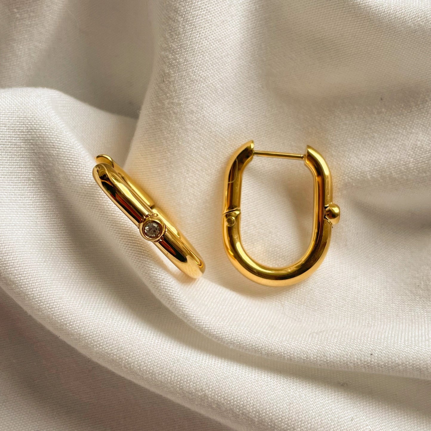 GOLD CYRSTAL OVAL HOOPS