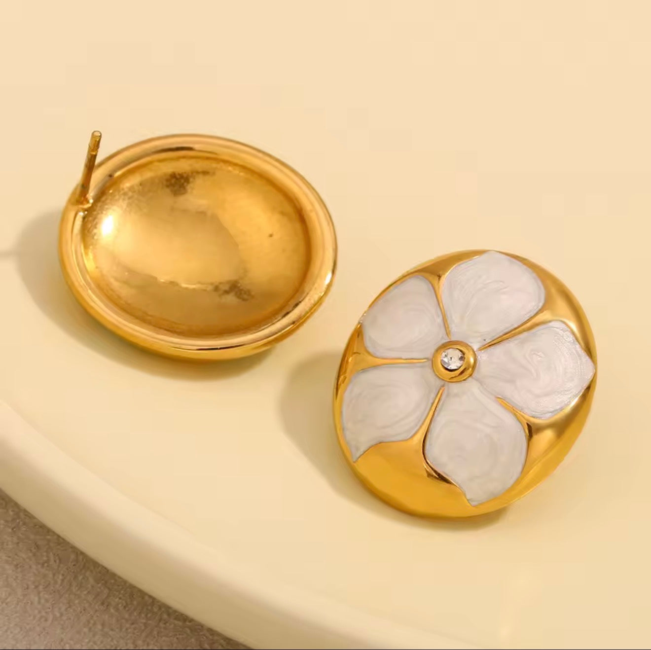 IVORY BLOOM STUD EARRINGS