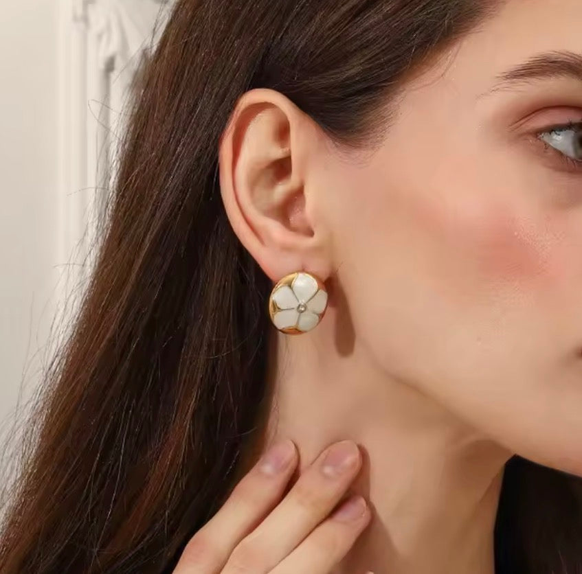 IVORY BLOOM STUD EARRINGS
