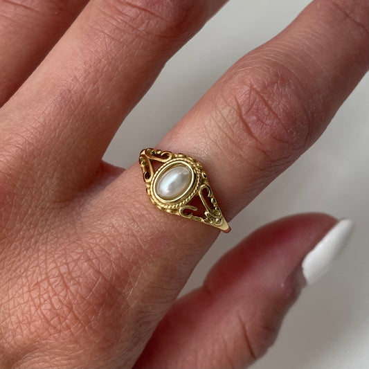 ELEGANT PEARL RING