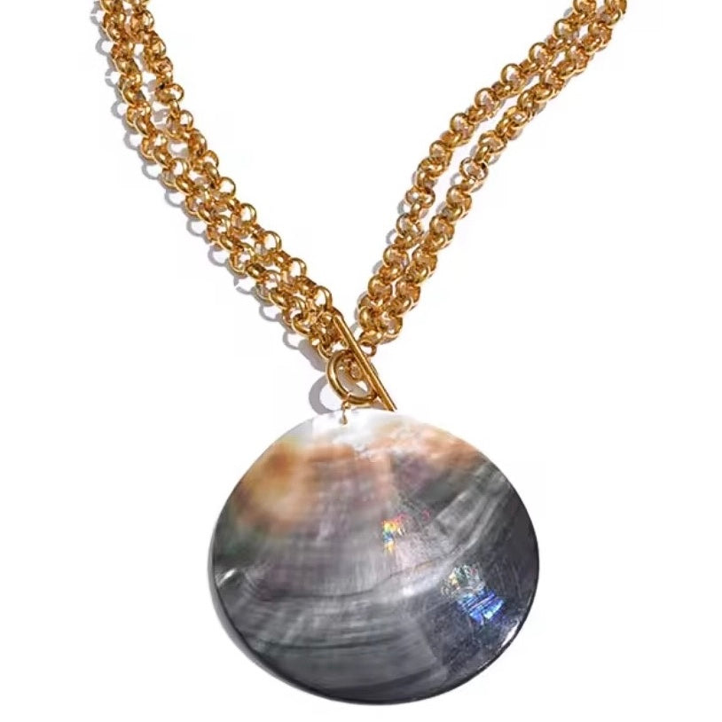 DEEP SEA SHELL NECKLACE