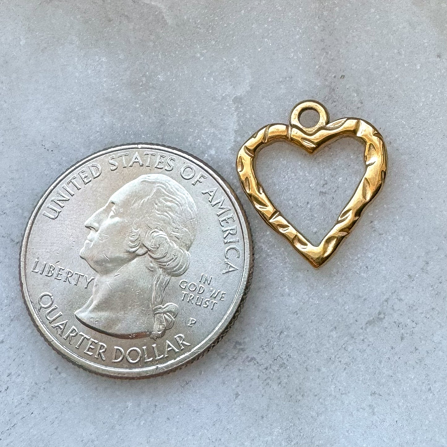 HEART OUTLINE CHARM