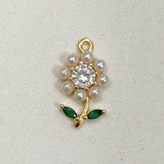 PEARL FLOWER CHARM