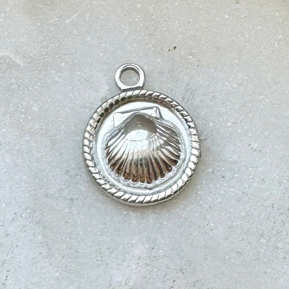 SILVER SHELL CHARM