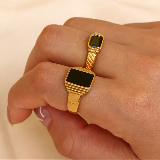 BLACK GEM RING