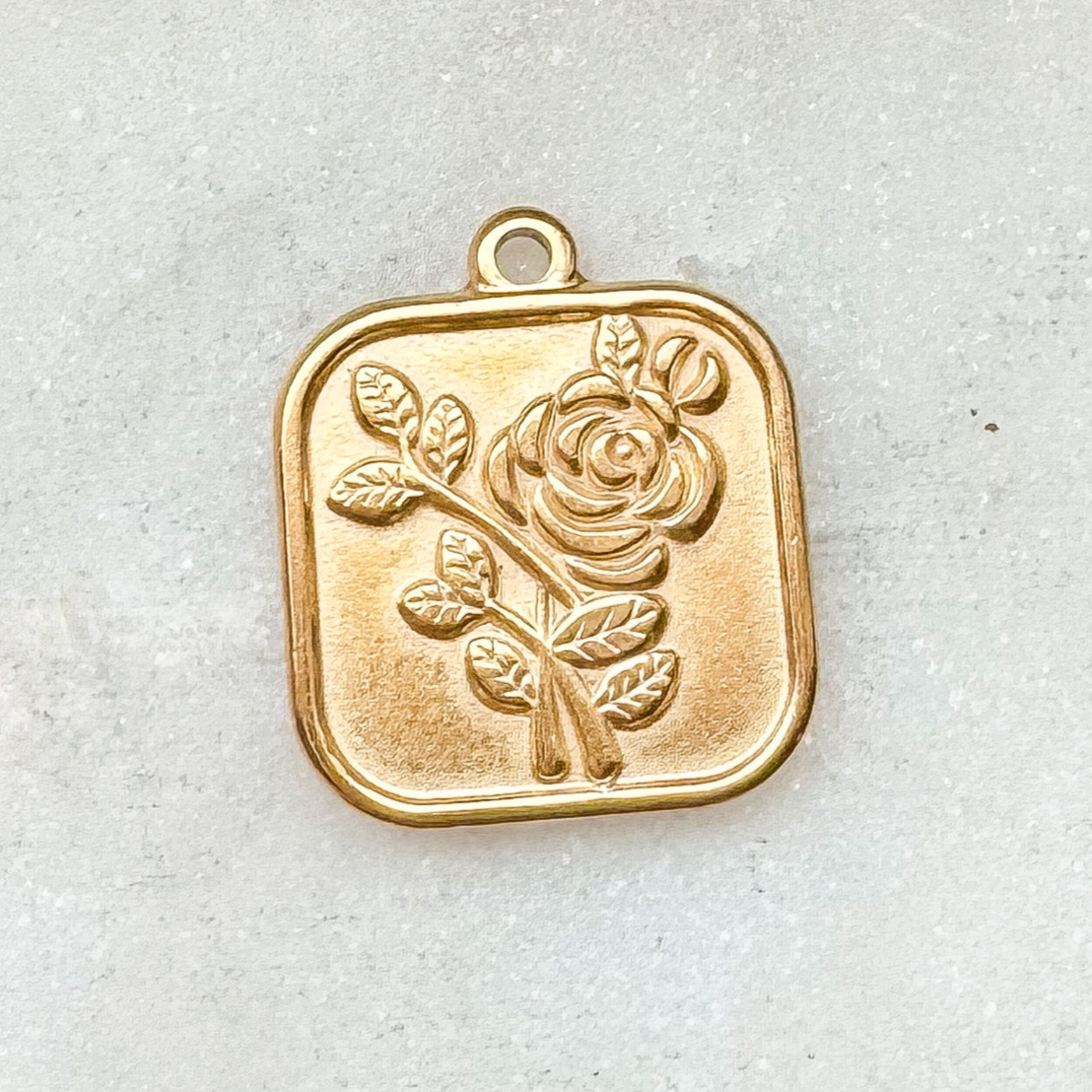 VINTAGE ROSE CHARM