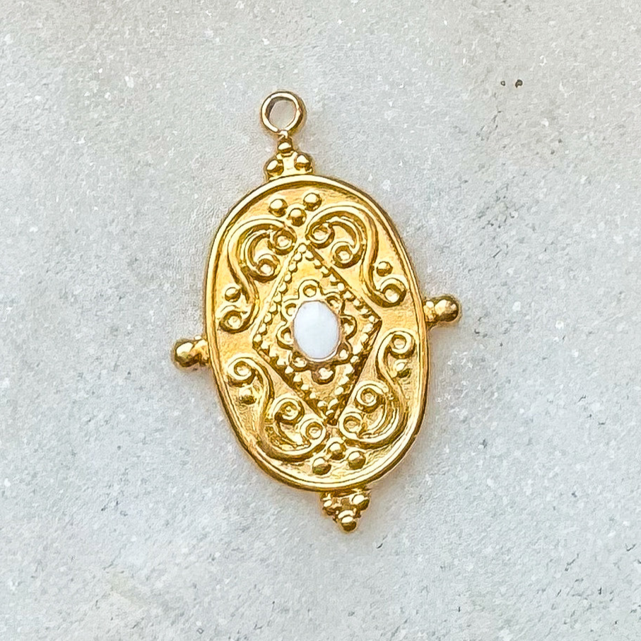 ANTIQUE OVAL CHARM