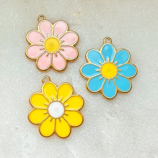 COLORFUL FLOWER CHARM