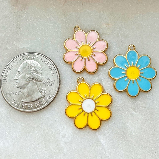 COLORFUL FLOWER CHARM