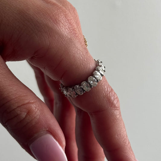 SHIMMERING RING
