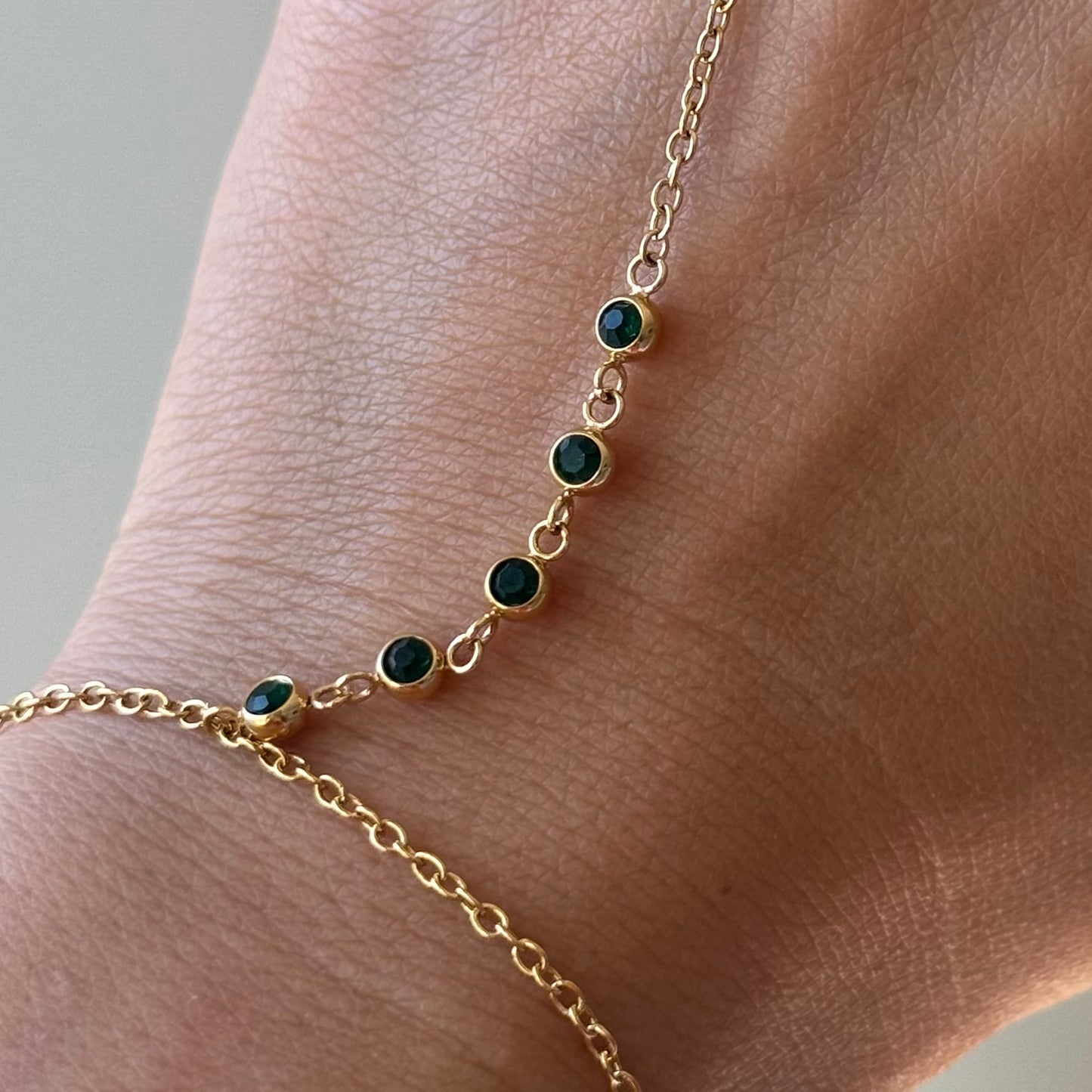 EVERGREEN HAND CHAIN