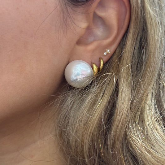 GALA PEARL STUD EARRINGS