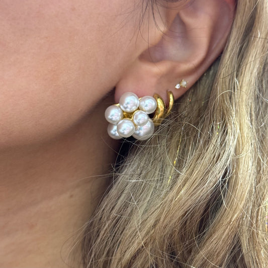 PEARL CLUSTER STUD EARRINGS