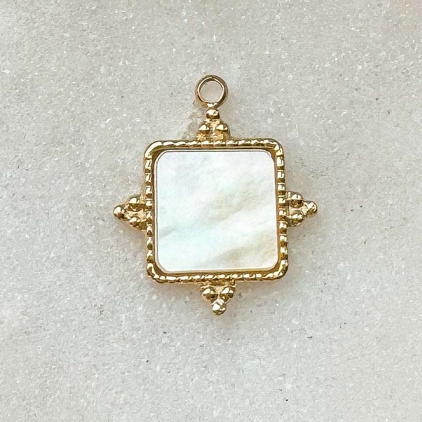 PEARL SQUARE CHARM