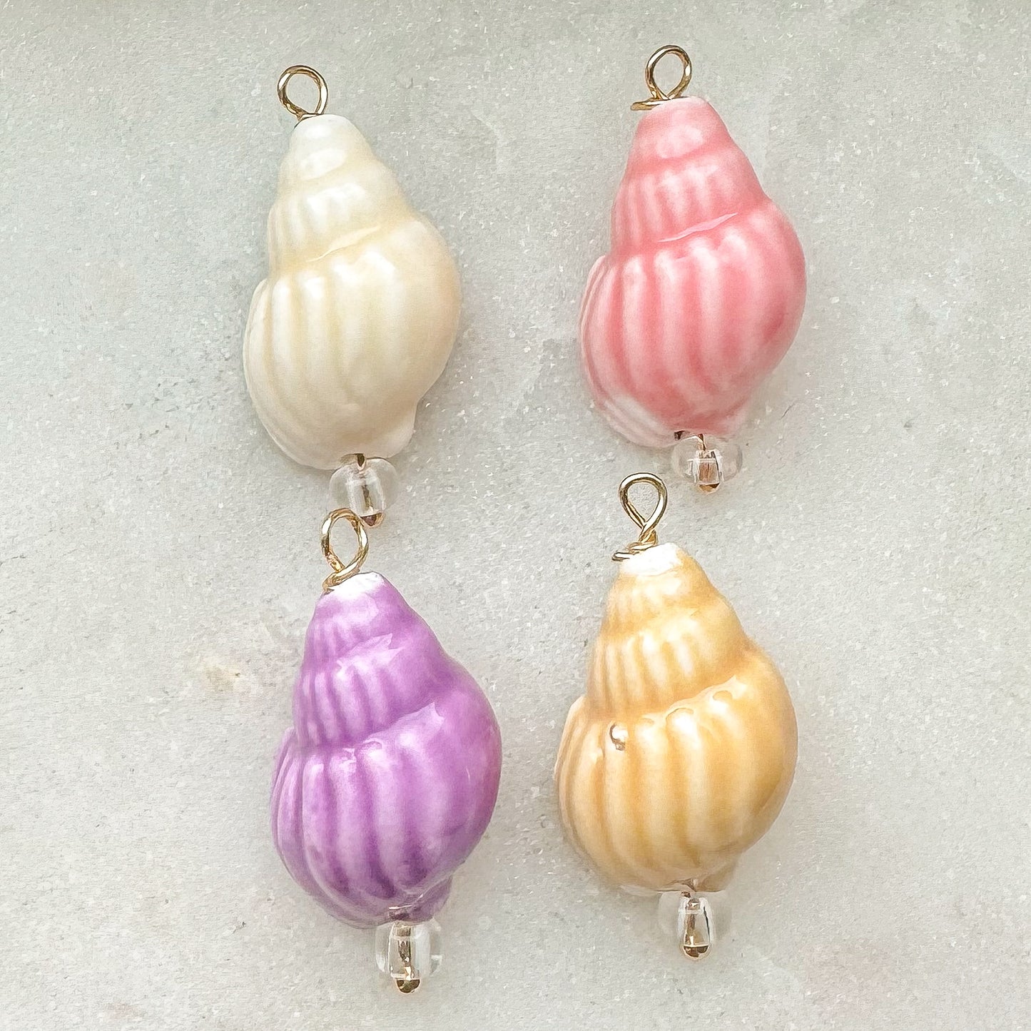 CERAMIC SHELL CHARM