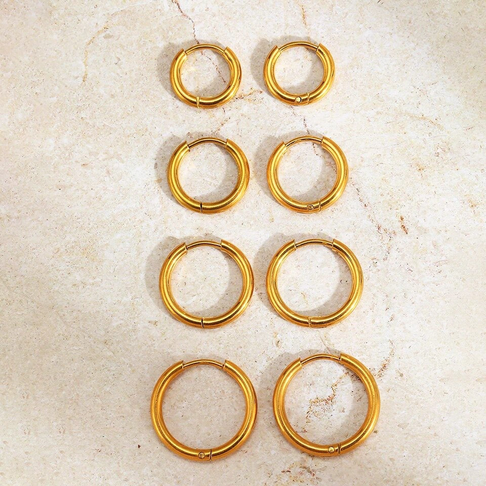 GOLD SIMPLE HOOPS