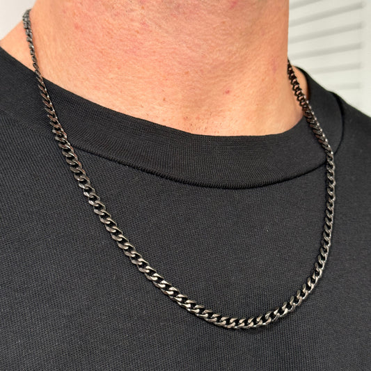 BLACK JAMES CHAIN