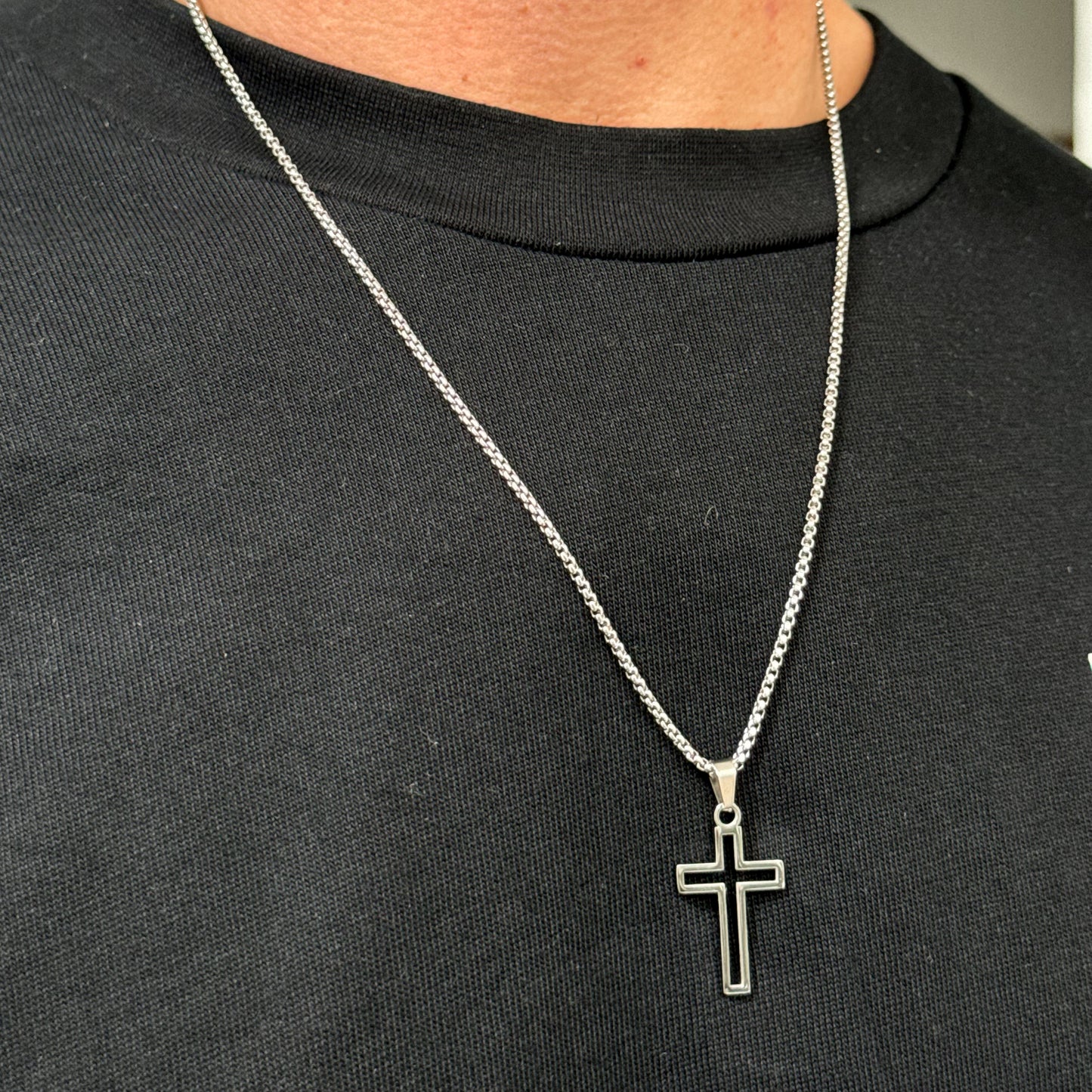 CROSS OUTLINE PENDANT