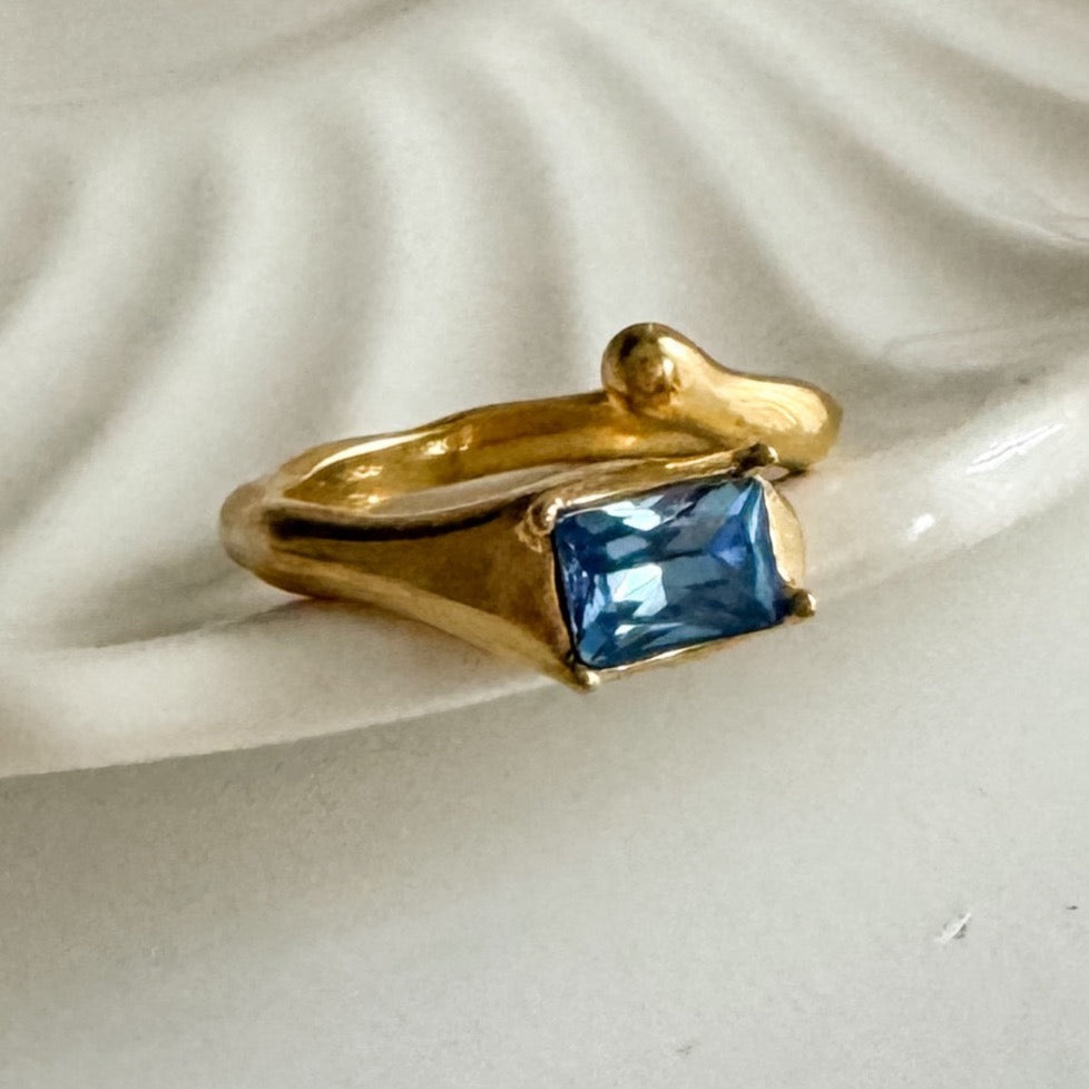 BLUE STONE WRAP RING