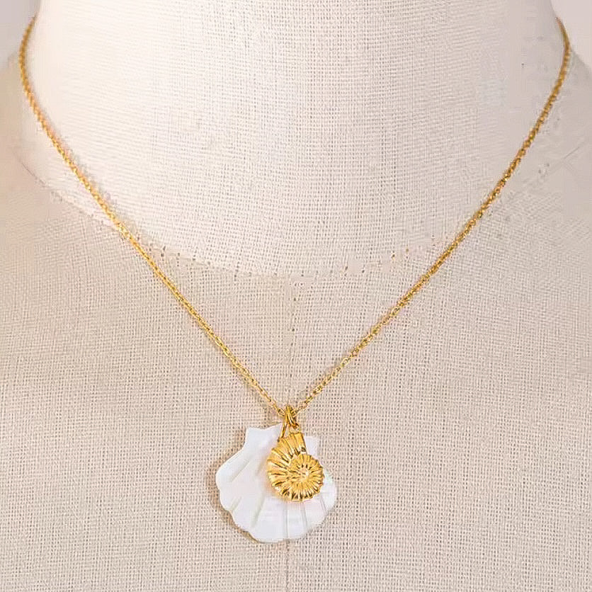 PURA VIDA NECKLACE