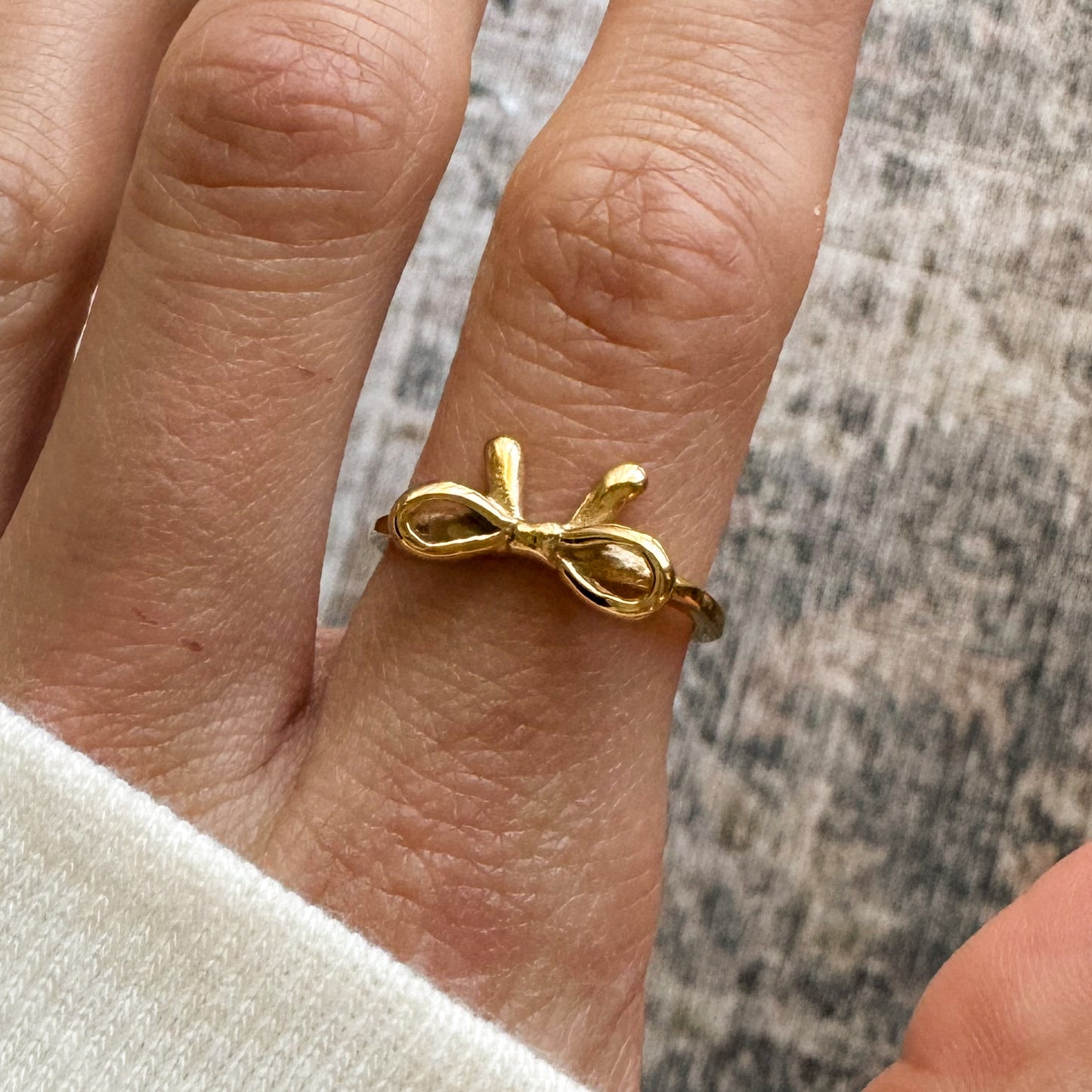 GOLD BOW RING