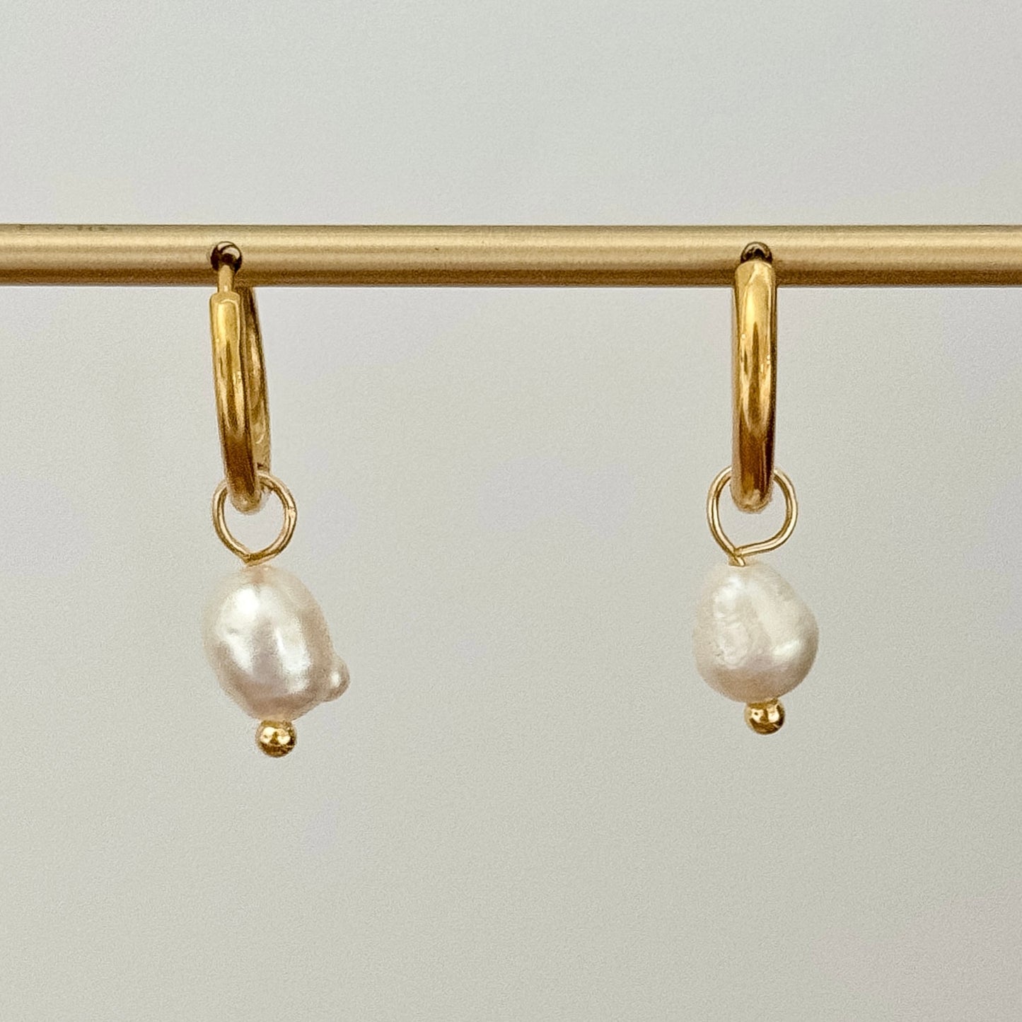 SIMPLE PEARL HOOP EARRINGS