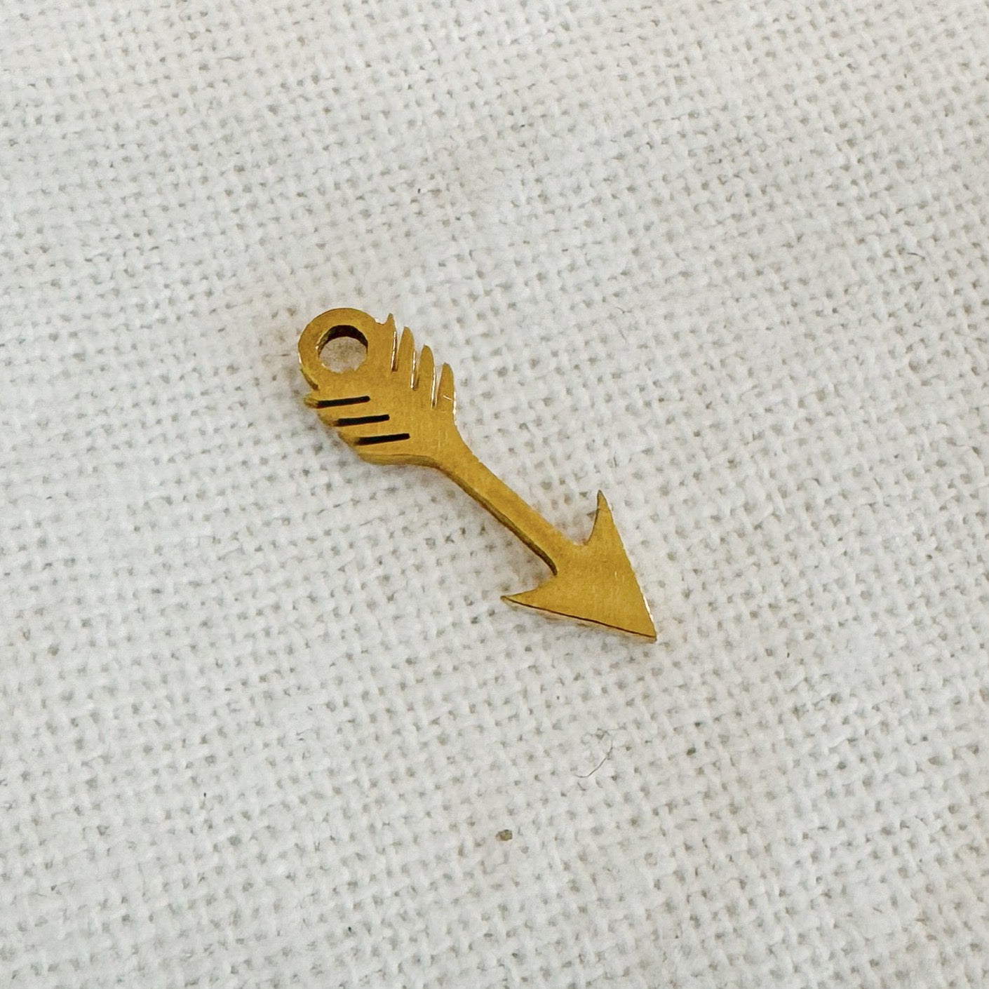 ARROW CHARM