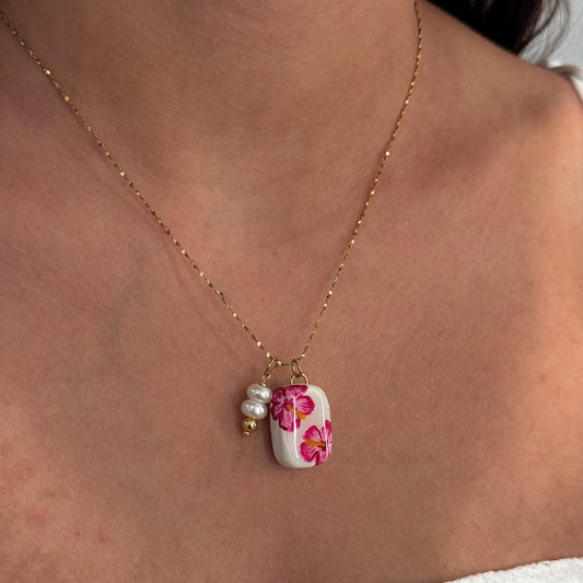 HIBISCUS FLOWER CHARM NECKLACE