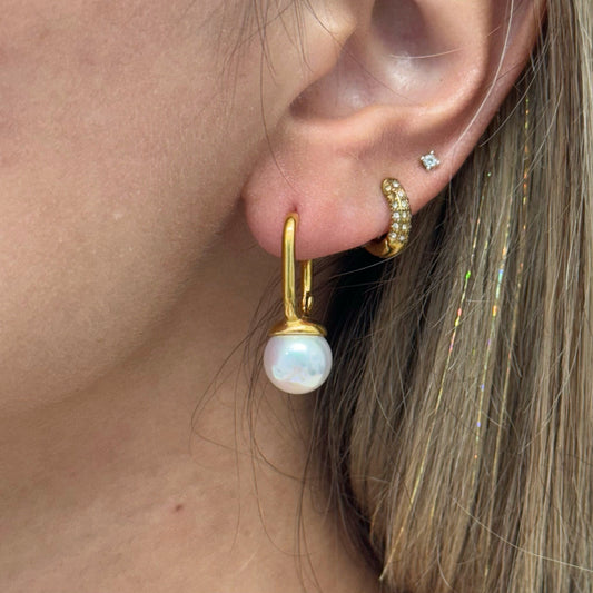 OVAL PEARL HOOP EARRINGS