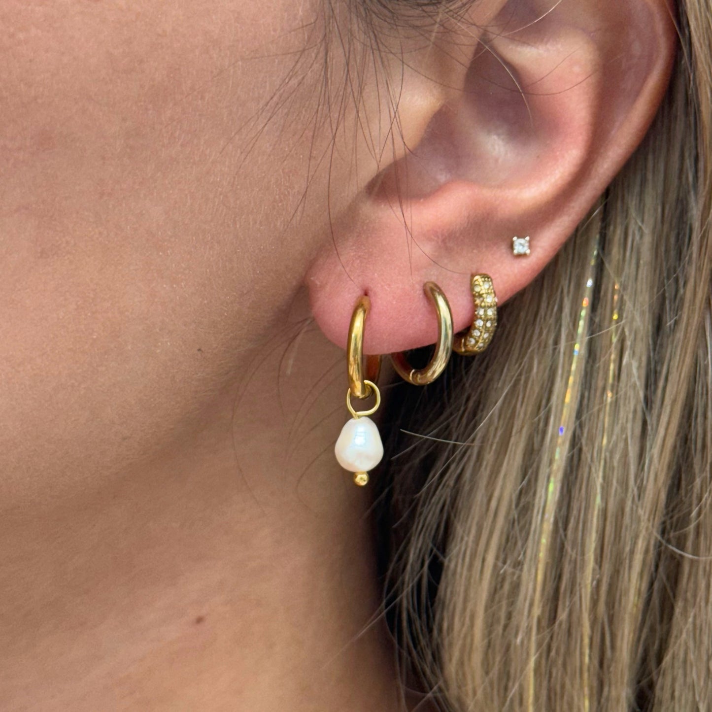 SIMPLE PEARL HOOP EARRINGS