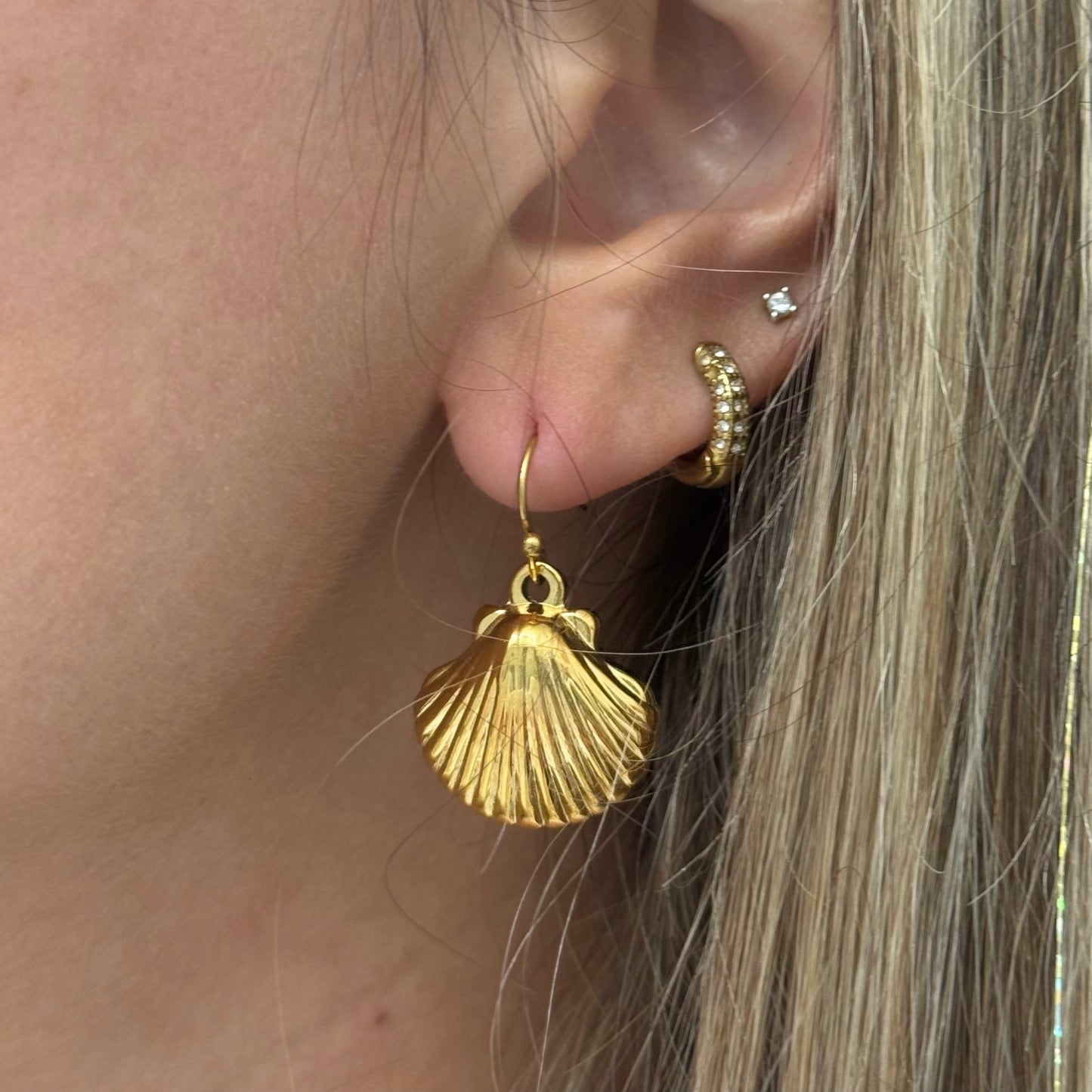 SHELL DANGLE EARRINGS