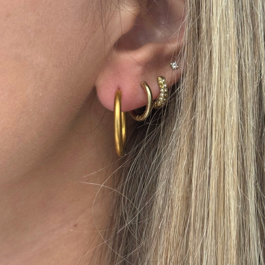 SIMPLE GOLD HOOP EARRINGS