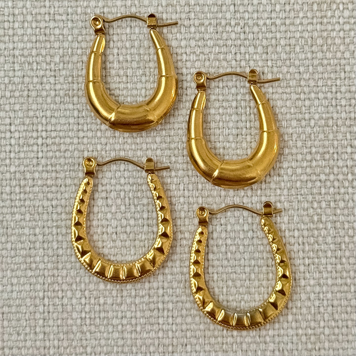 DETAILED U HOOP EARRINGS