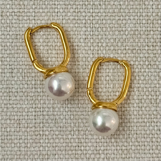 OVAL PEARL HOOP EARRINGS