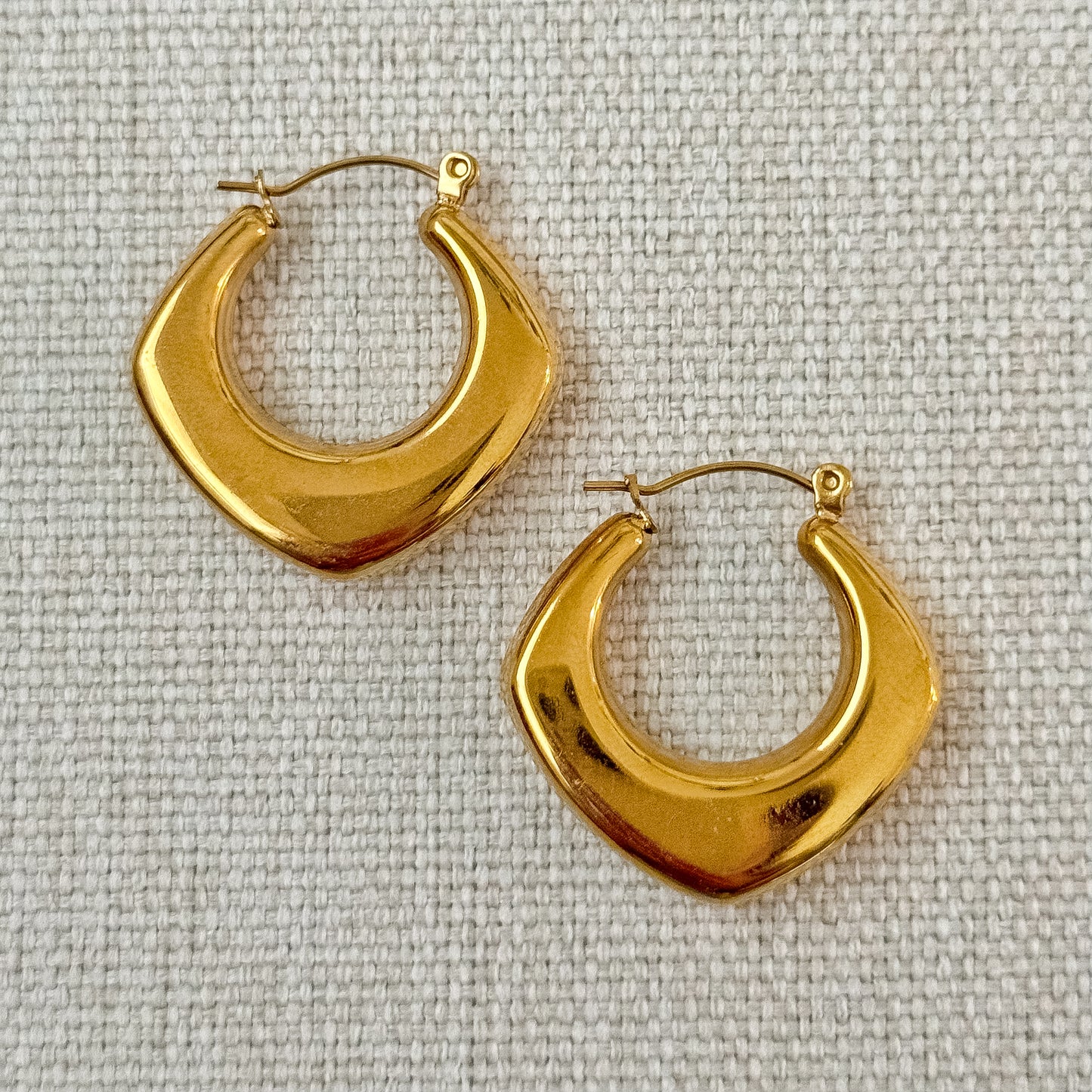 ANGLED HOOP EARRINGS