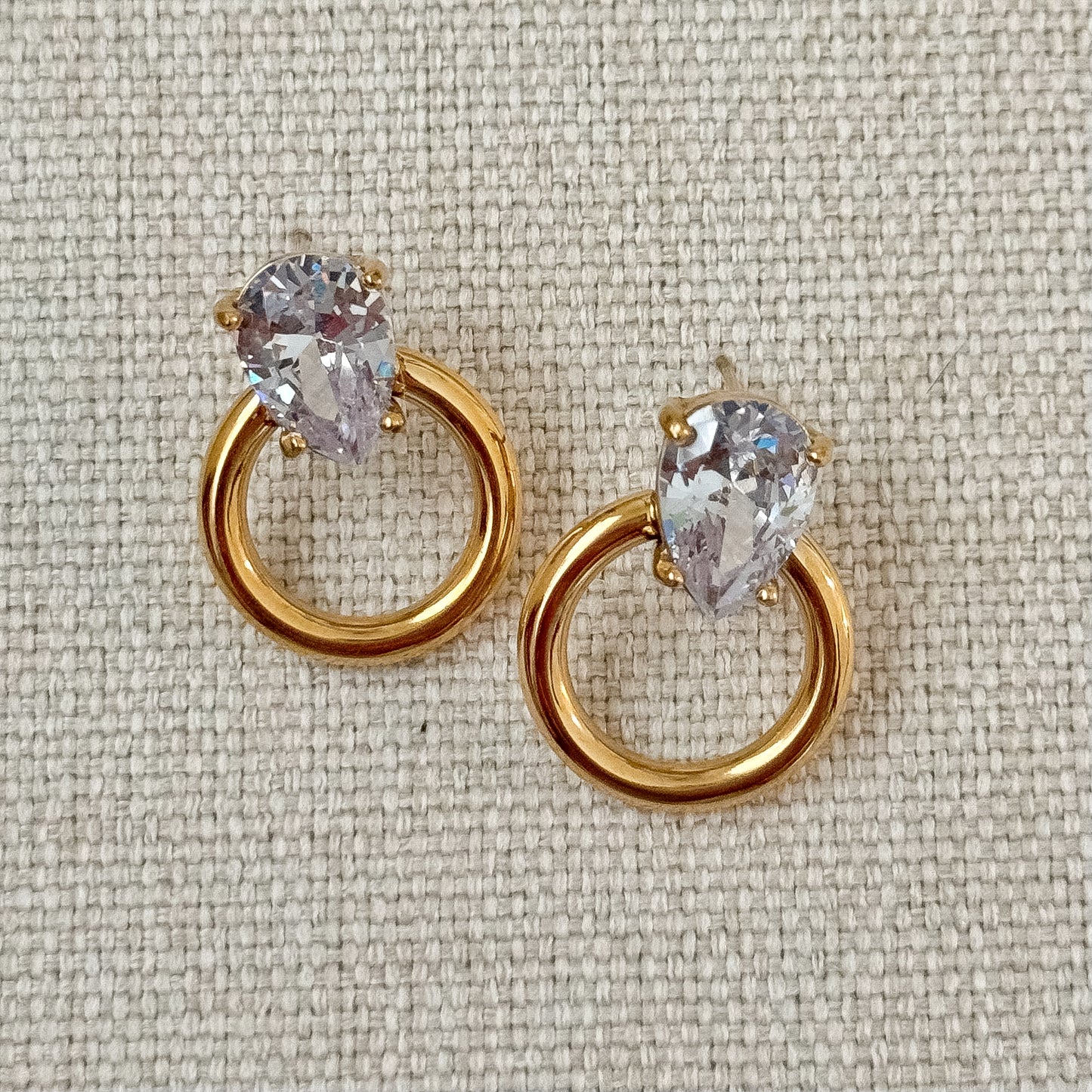 ELEGANT DIAMOND STUD EARRINGS