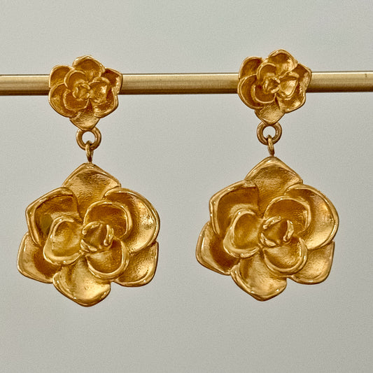 FLOWER DANGLE EARRINGS